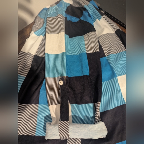 Women's blouse - Picture 6 of 6